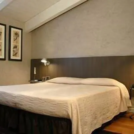 Hotel Century 3*